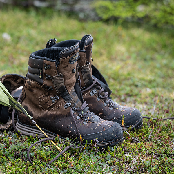 best all leather backpacking boots Hike 6" (Saddle Tan) Goodyear Welted US 11.5/ EUR 44.5 / / Tan Built for the rugged terrain our Hike boot is a beautiful combination of a heritage boot and a Adventure boot which offers sturdy built The 8 Best Hiking Boots